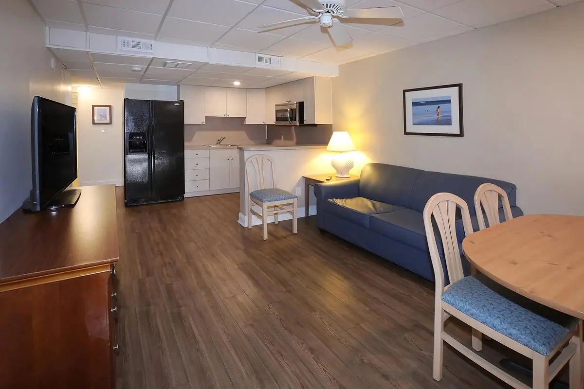 One of the two bedrooms in a Type 8 Three-Room Deluxe Apartment at the Matador